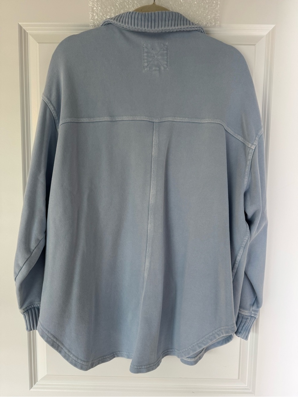 Aerie Women’s Oversized Button-Up Shirt Jacket - Picture 3 of 3